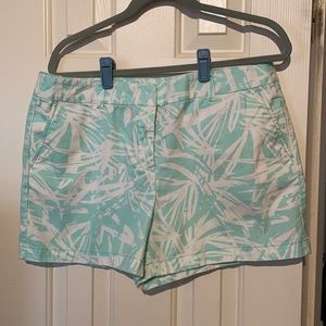 Dressy shorts - leaf pattern